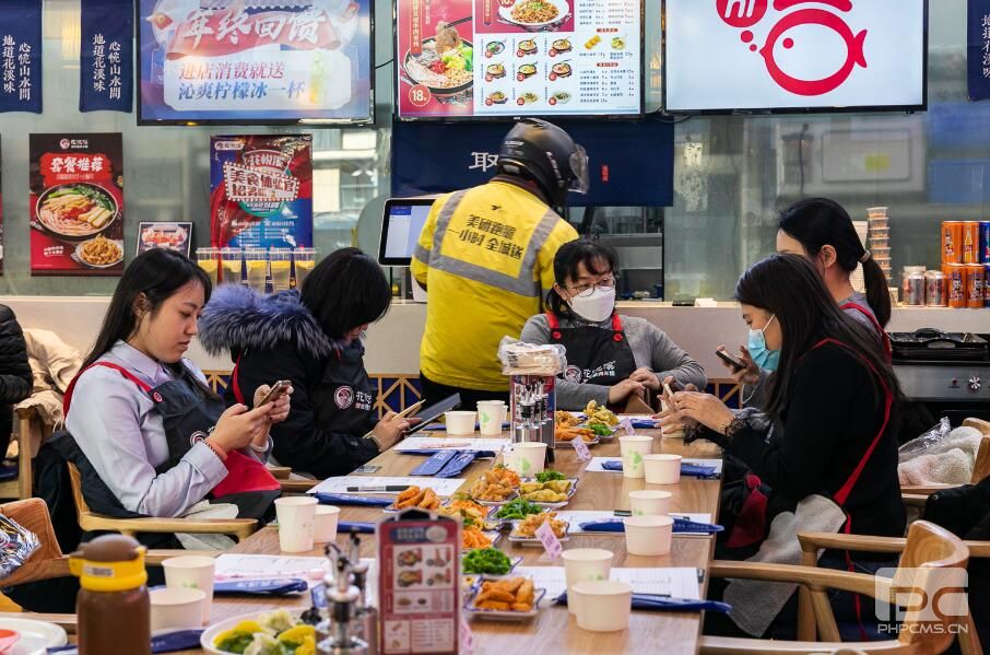 如何利用節(jié)假日讓餐飲店營業(yè)額翻倍，以下四點一定要記住